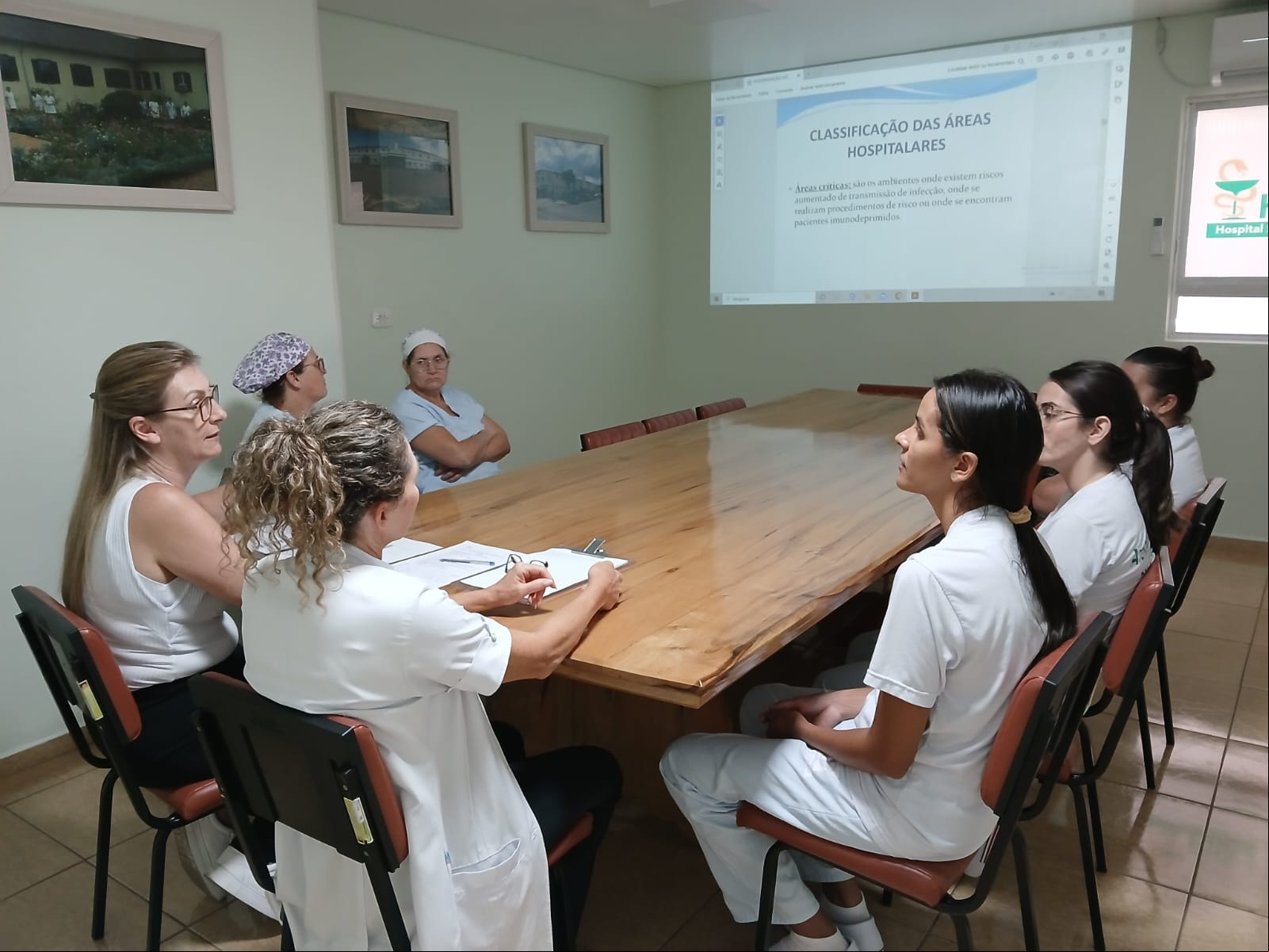 Setores de higienização e lavanderia am por treinamento
